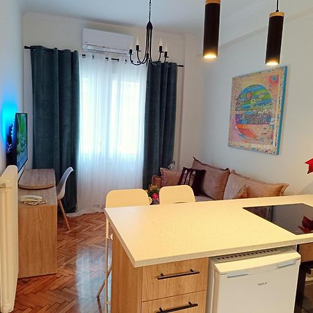Golden Apartment In Victoria Ateny Zewnętrze zdjęcie