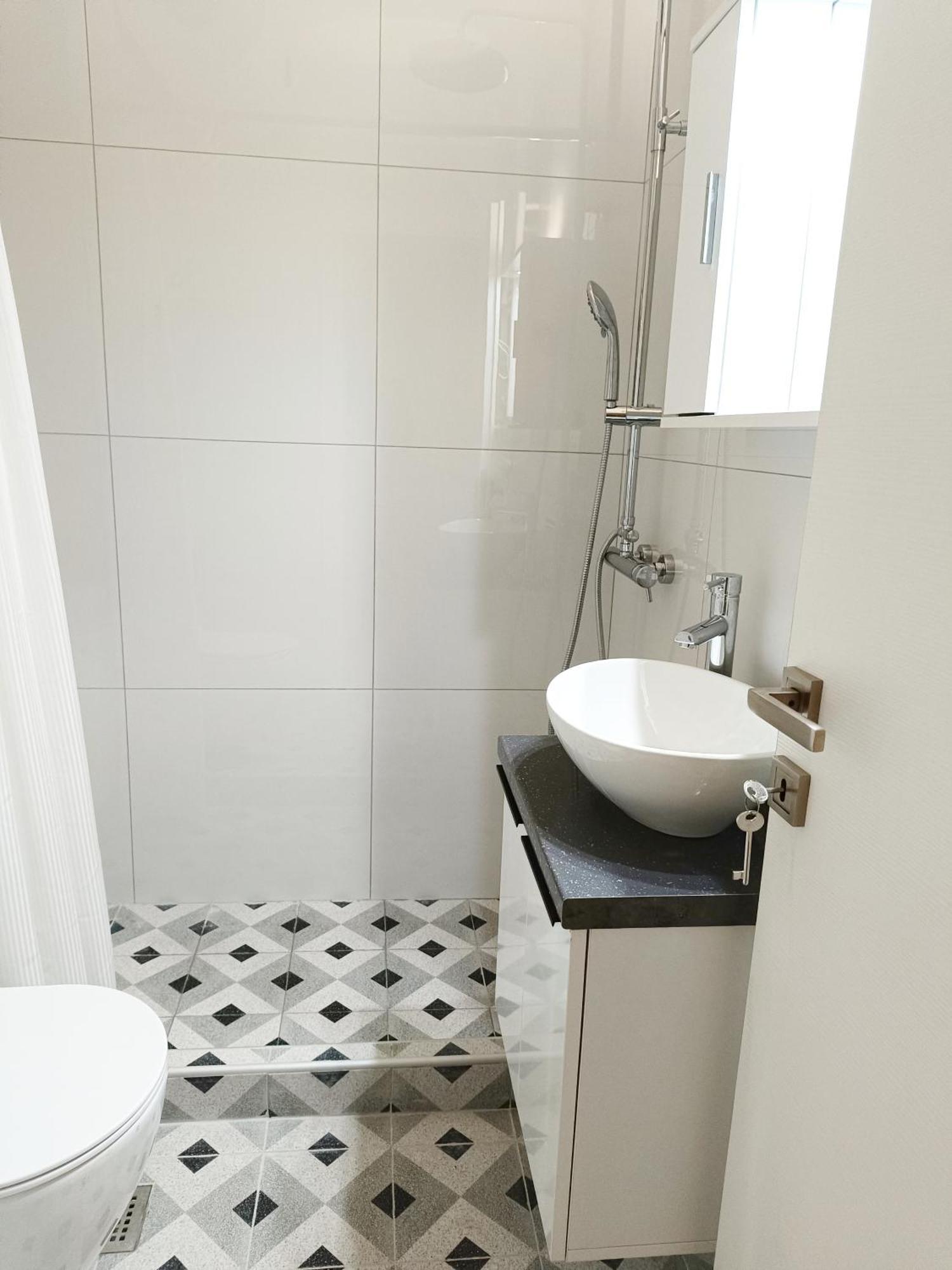 Golden Apartment In Victoria Ateny Zewnętrze zdjęcie